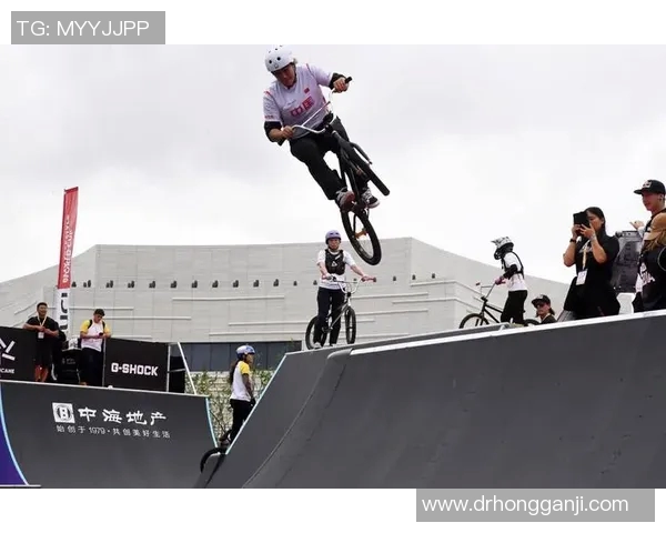 南京滑板队勇攀高峰的奋斗历程与极限运动会的精彩瞬间 南京滑板队勇攀高峰的奋斗历程与极限运动会的精彩瞬间