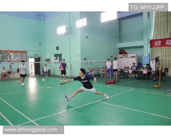 羽毛球盛宴：深入解析广州羽毛球队的默契配合与战术策略