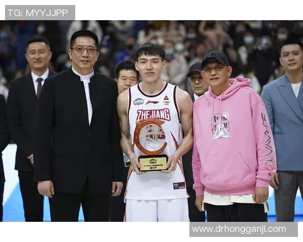 吴前的篮球传奇之路:从青涩少年到CBA明星的成长故事 吴前的篮球传奇之路:从青涩少年到CBA明星的成长故事