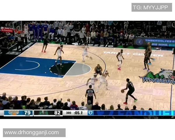 詹姆斯对阵尼克斯精彩比赛录像回顾与分析，重温经典瞬间与战术对决