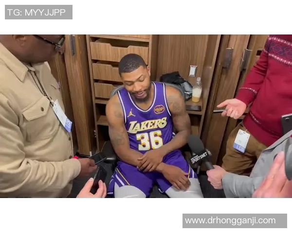 马库斯斯马特如何在NBA赛场上展现出色的防守与领导能力