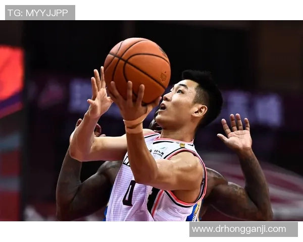 高诗岩：从篮球新星到职业生涯的辉煌征程与未来展望