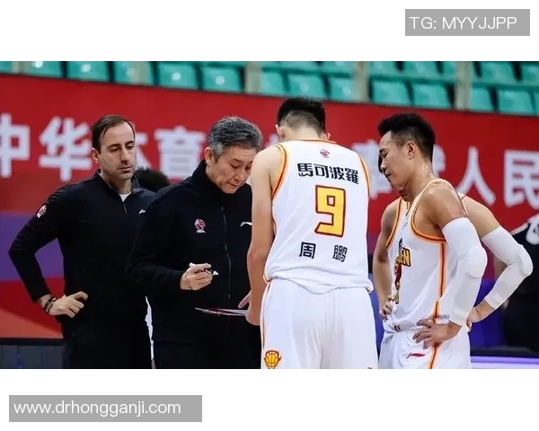 周鹏：篮球场上的传奇之路与个人成长的故事分享